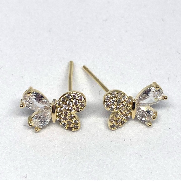 26. Crystal butterfly stud earrings - Picture 7 of 7